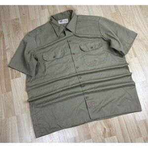 Men’s Dickies Button Up Shirt / Work Shirt / Short Sleeve / Beige / Size Large